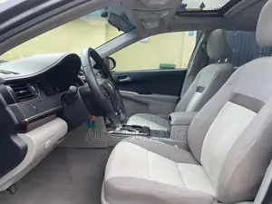 Toyota Camry XLE 4dr Sedan (2.5L 4cyl 6A) 2013 Gray