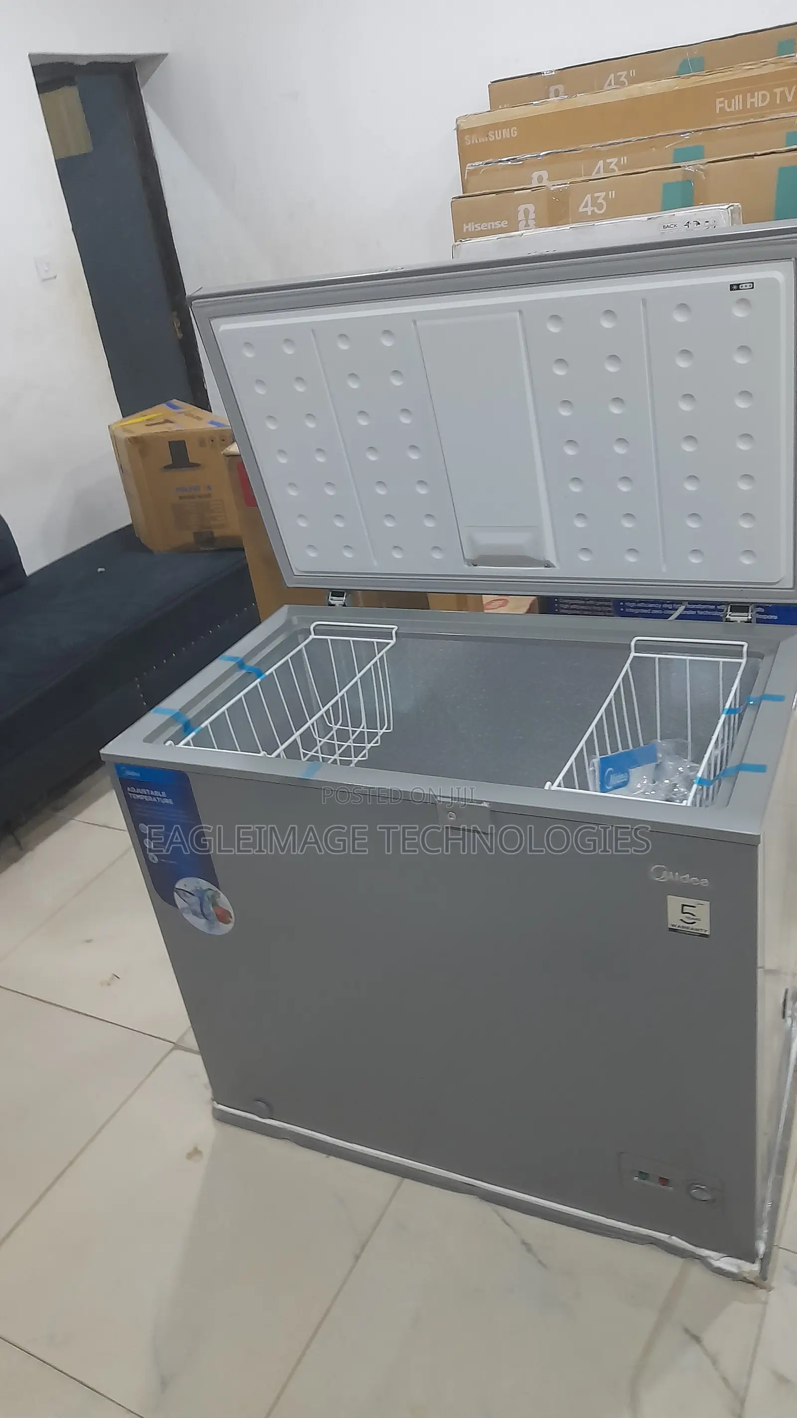 Midea 249L Chest Freezer With Energy-Saving Performance