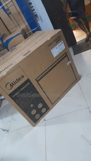 Midea 249L Chest Freezer With Energy-Saving Performance