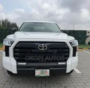 Toyota Tundra 2023 White