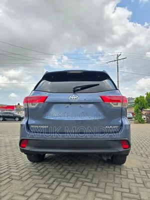 Toyota Highlander 2015 Blue
