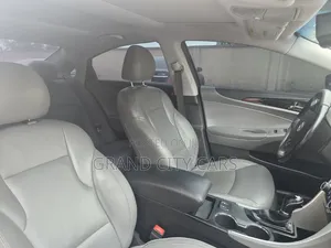 Hyundai Sonata Limited Sedan FWD (2.4L 4cyl 6A) 2012 Blue