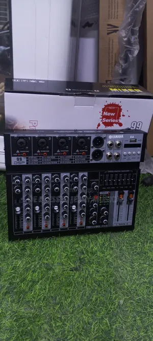 4 Channels Yamaha Mixer