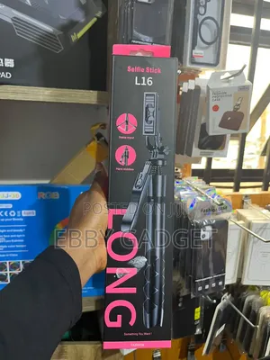 L16 Selfie Stick