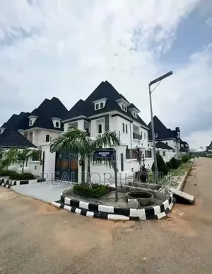 6bdrm Duplex in 📍 Efab Metropolis, Bunkoro for sale