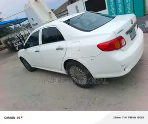 Toyota Corolla 2010 White