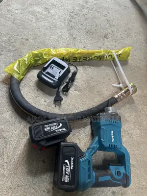 1m Cordless Concrete Vibrator 18V 3 .0 Ah