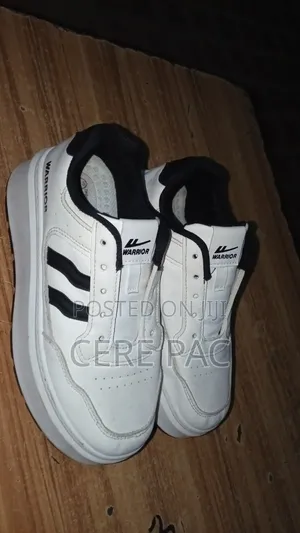 White Canvas Size 38