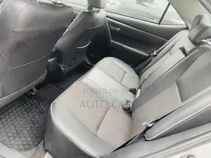 Toyota Corolla 2016 Silver