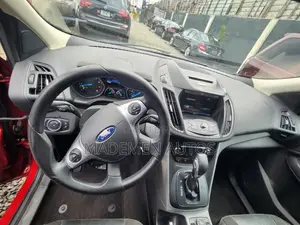Ford Escape SE 4dr SUV AWD (1.6L 4cyl Turbo 6A) 2015 Red