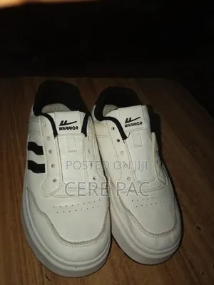 White Canvas Size 38