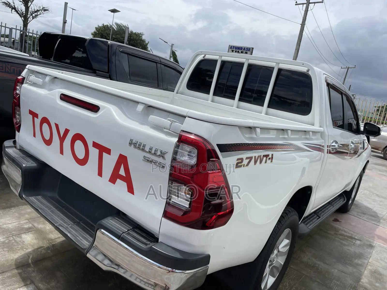 Toyota Hilux 2019 White