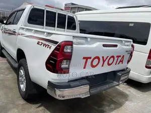 Toyota Hilux 2019 White