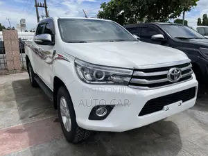 Toyota Hilux 2019 White