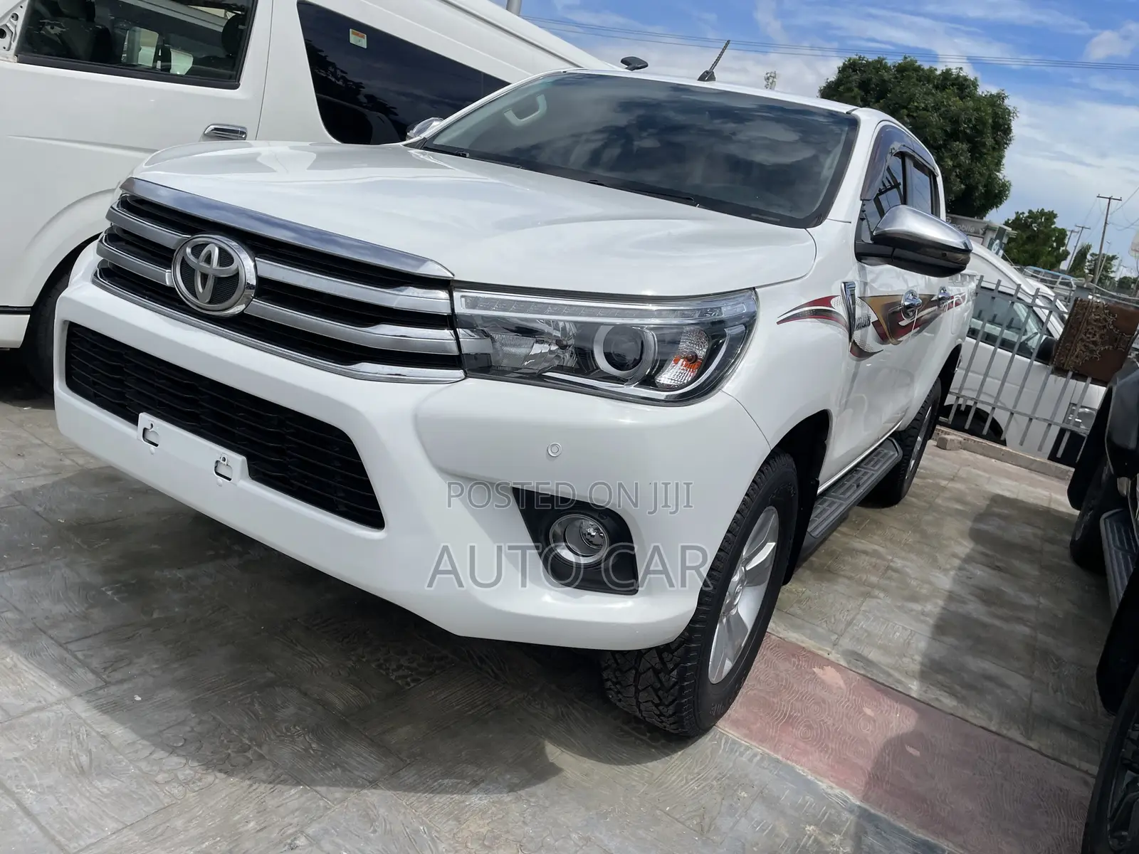 Toyota Hilux 2019 White