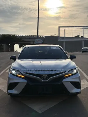 Toyota Camry 2019 Silver