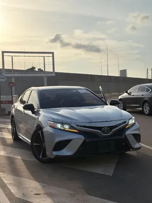 Toyota Camry 2019 Silver