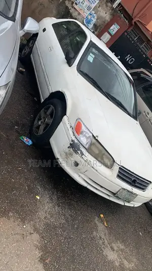 Toyota Camry LE 4dr Sedan (2.2L 4cyl 4A) 2000 White