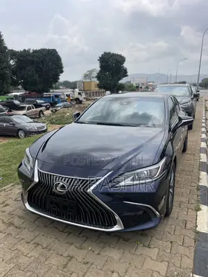 Lexus ES 2020 Blue