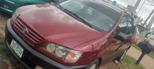 Toyota Picnic 2.0 FWD 2003 Red