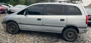 Mitsubishi SpaceWagon 3.0 2000 Silver