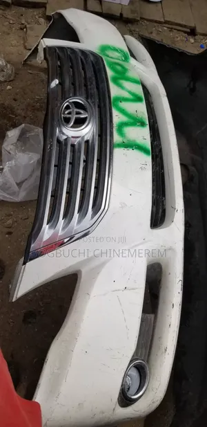 Complete Front Bumper Avalon 2006