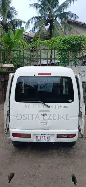 Daihatsu Hijet 2017 White