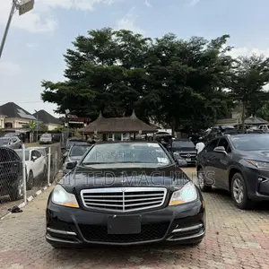 Mercedes-Benz C300 2013 Black