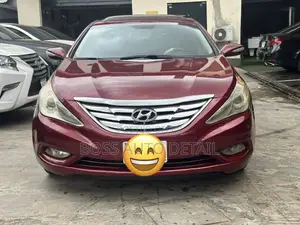 Hyundai Sonata Limited Sedan FWD (2.4L 4cyl 6A) 2011 Red