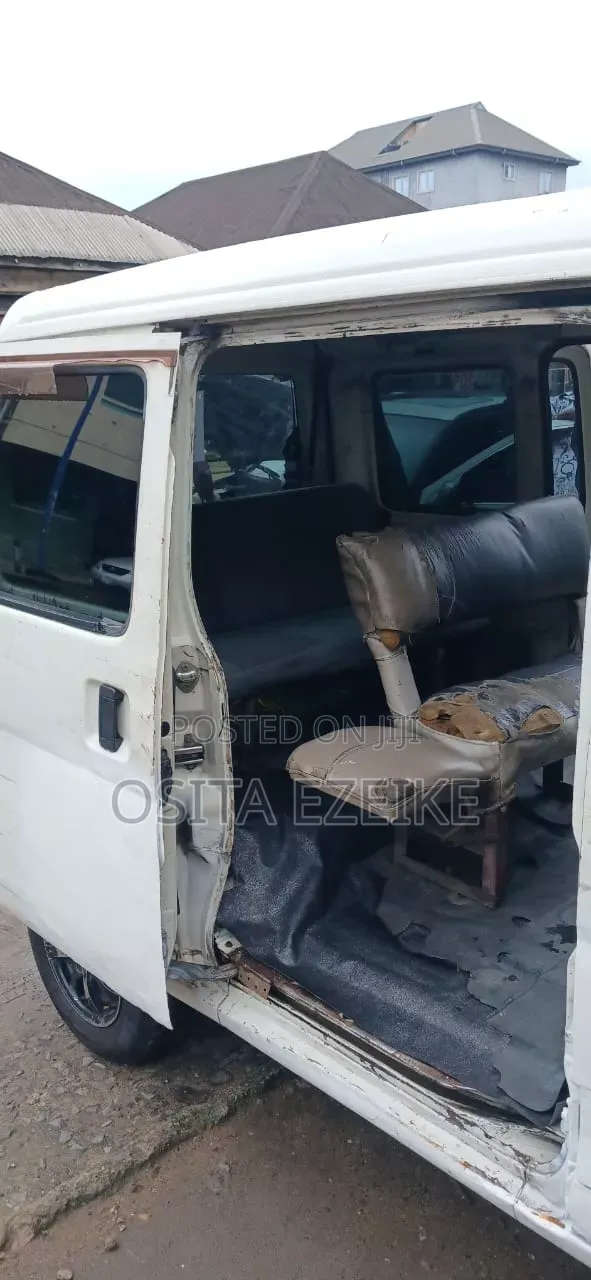 Daihatsu Hijet 2017 White