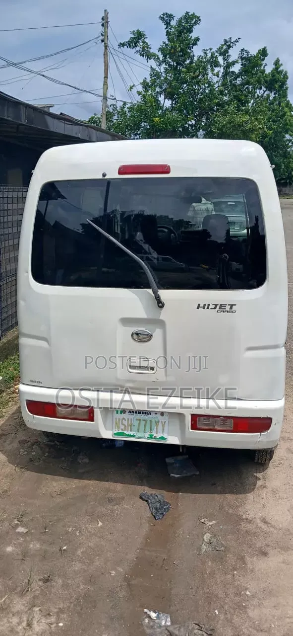 Daihatsu Hijet 2017 White