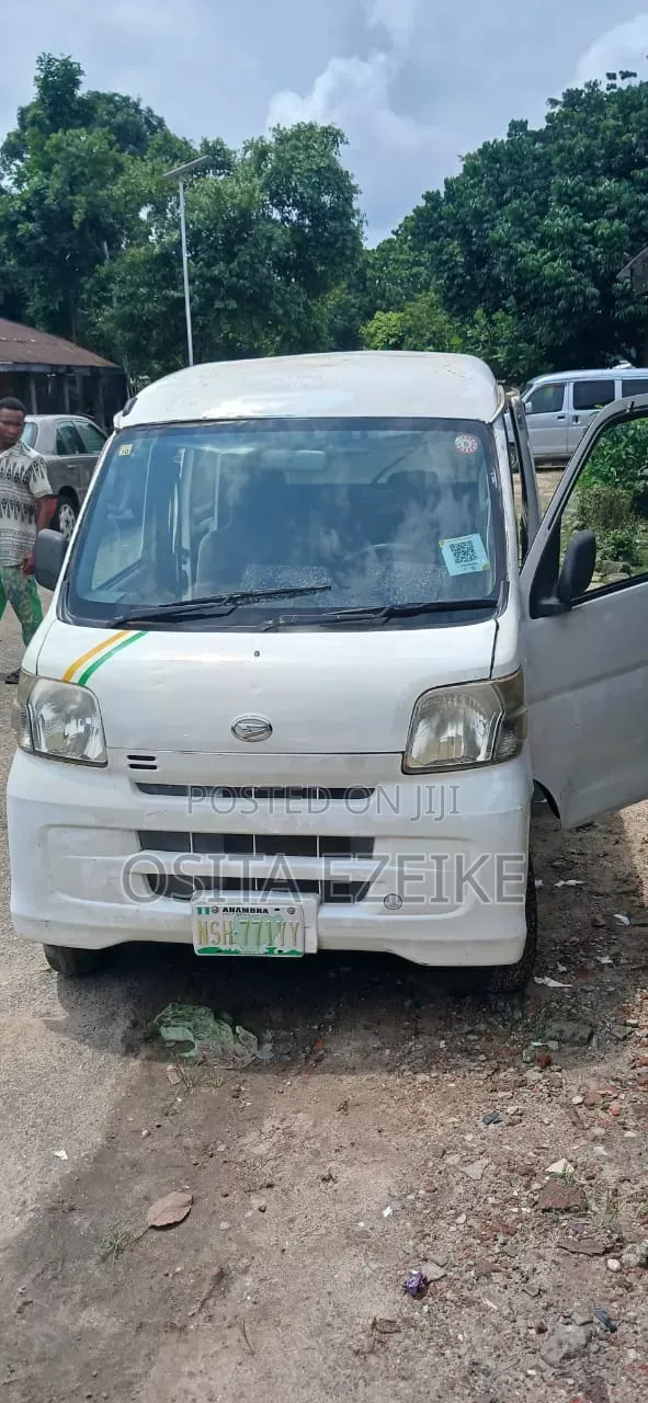 Daihatsu Hijet 2017 White
