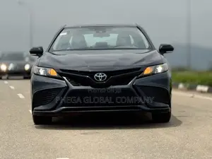 Toyota Camry SE 2022 Black