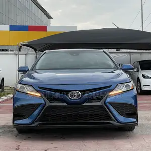 Toyota Camry 2019 Blue
