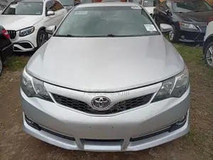 Toyota Camry 2014 Silver