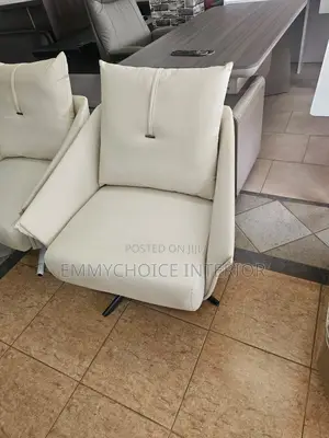 Single Swivel Sofa / Twist and Turn Chair