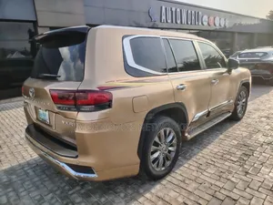 Toyota Land Cruiser 2019 Gold