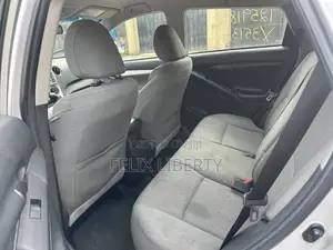 Toyota Matrix 2010 Gold