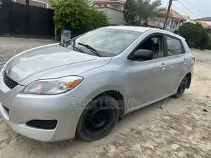Toyota Matrix 2010 Gold