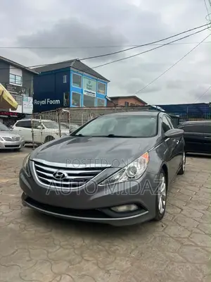 Hyundai Sonata Limited Sedan FWD (2.4L 4cyl 6A) 2012 Gray