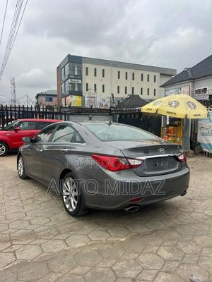 Hyundai Sonata Limited Sedan FWD (2.4L 4cyl 6A) 2012 Gray