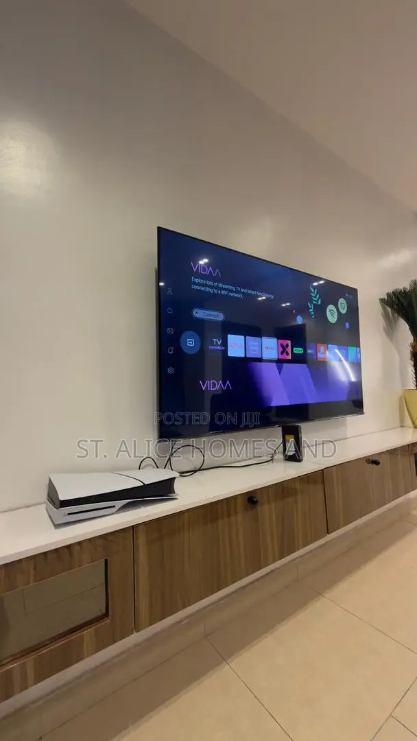 2 Bedroom With PS5