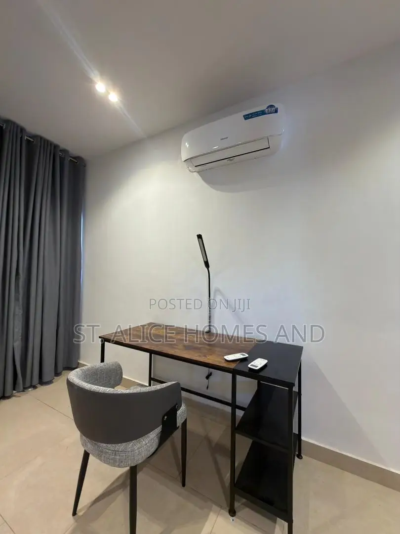 2 Bedroom With PS5