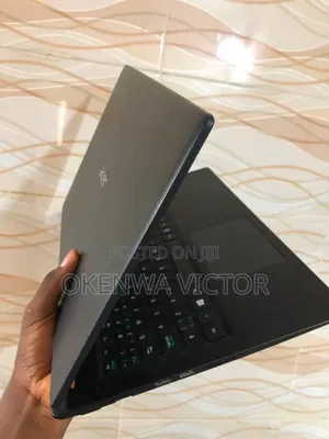 Laptop Acer AcerNote 4GB Intel HDD+SSD 256GB