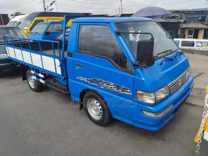 Mitsubishi L300 2005 Blue