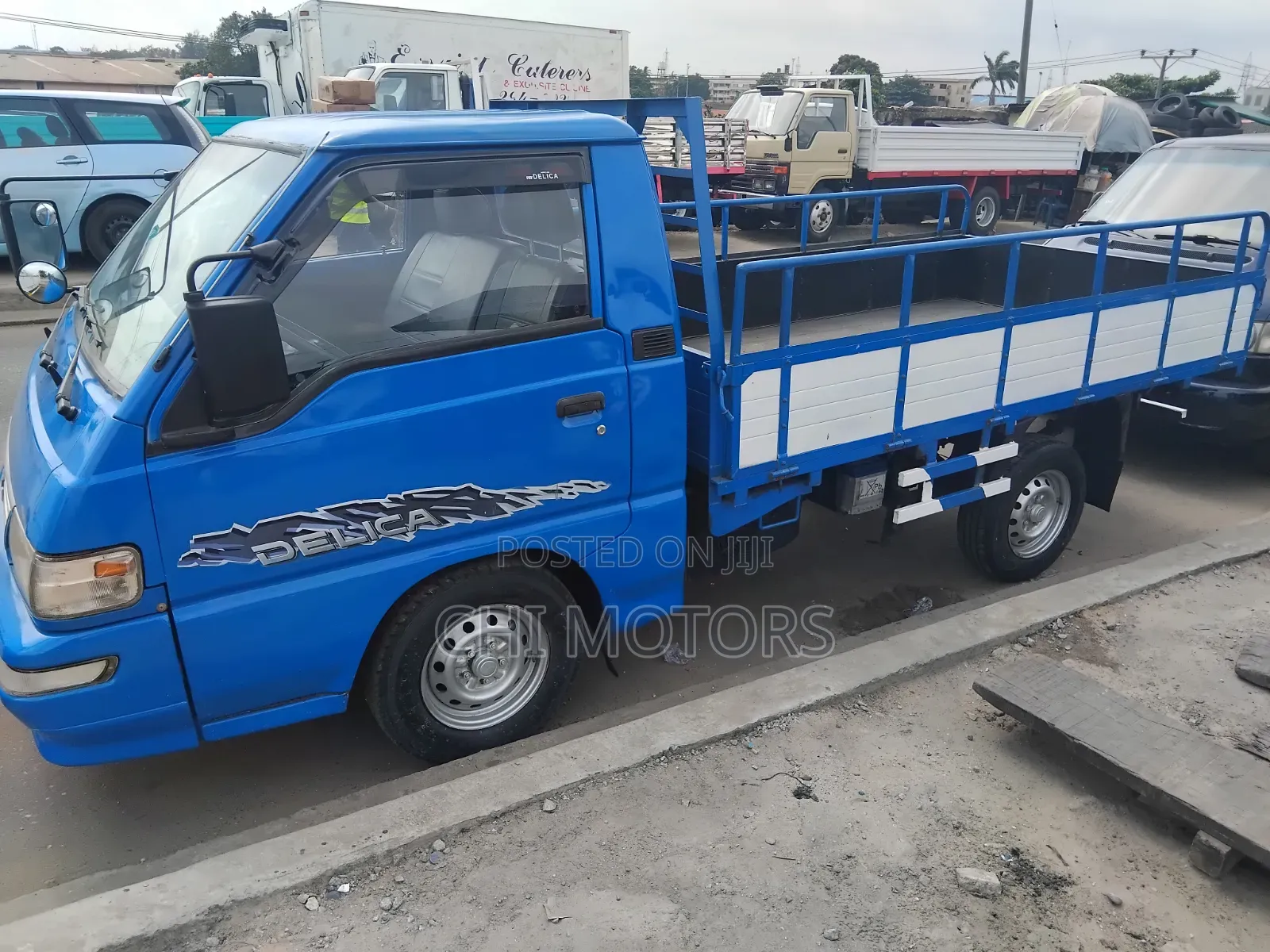 Mitsubishi L300 2005 Blue