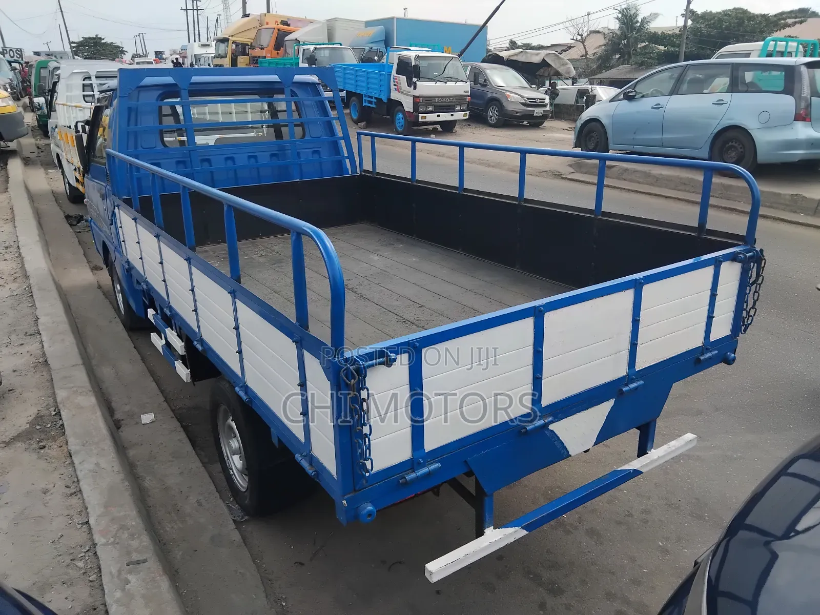 Mitsubishi L300 2005 Blue