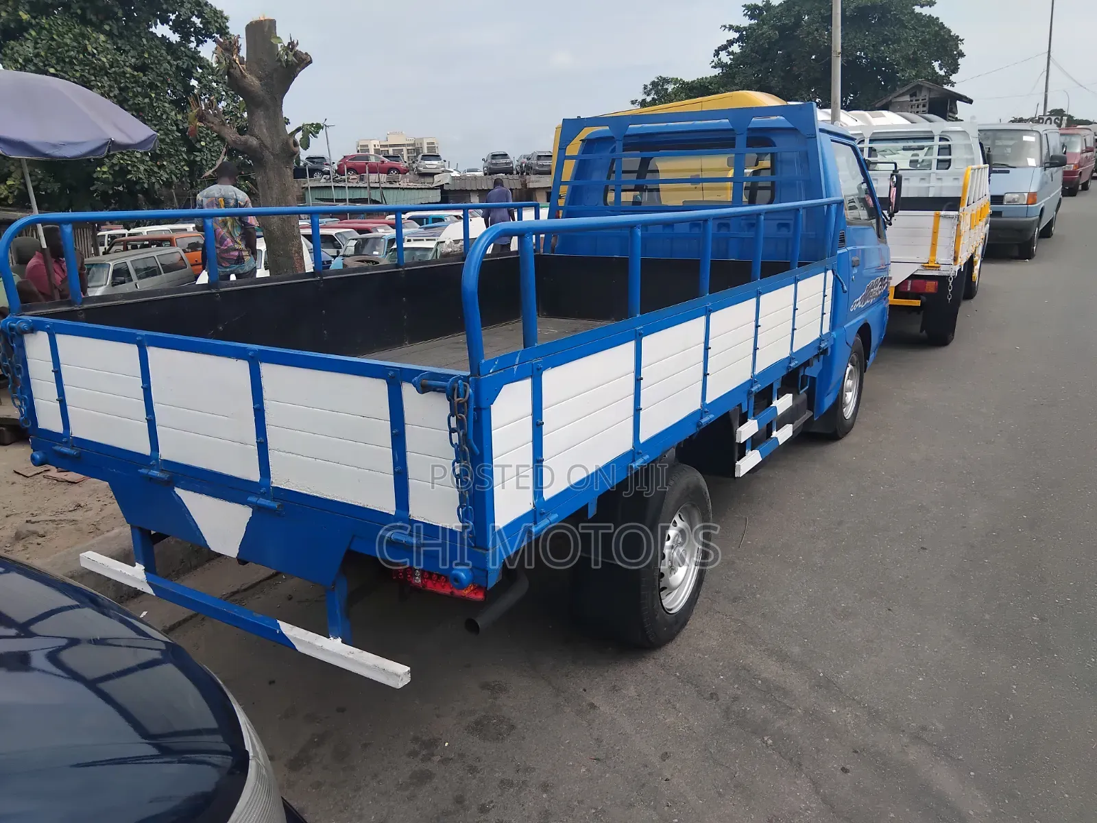 Mitsubishi L300 2005 Blue