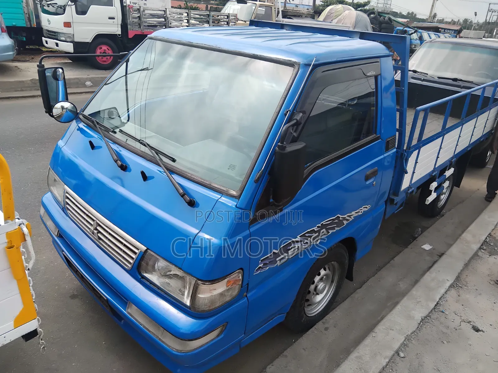 Mitsubishi L300 2005 Blue