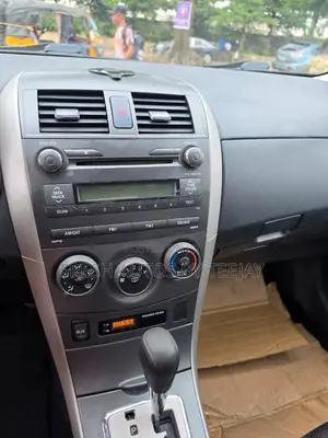 Toyota Corolla S 4dr Sedan (1.8L 4cyl 4A) 2011 Silver